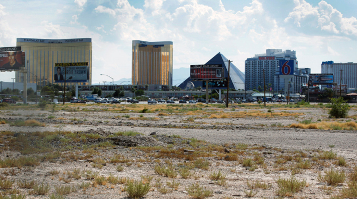An empty parcel near the action beckons stadium-builders; casino owners won’t mind the proximity. 
